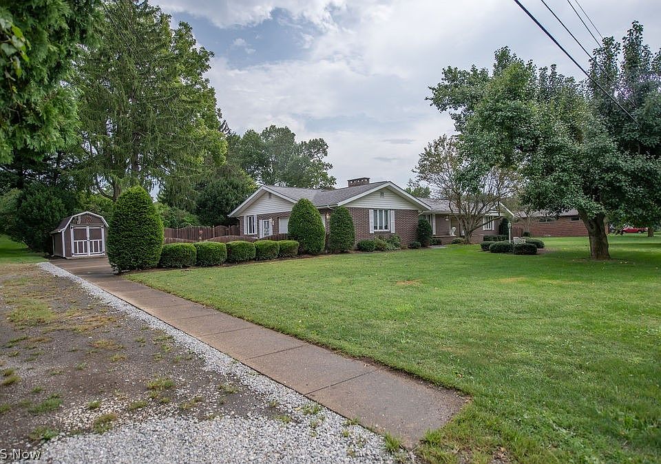 1st image of 1779 Sunset Ln SE