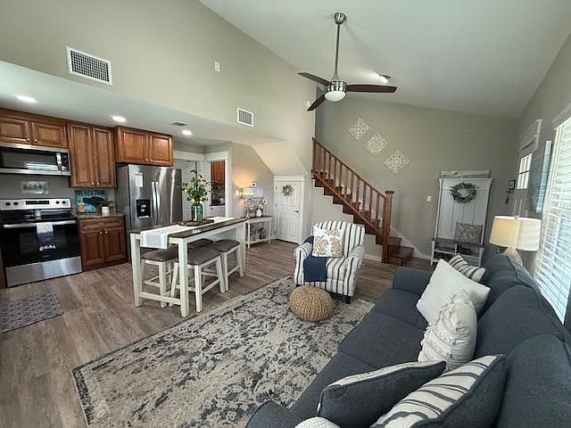 1st image of 129 Palmetto Point Rd