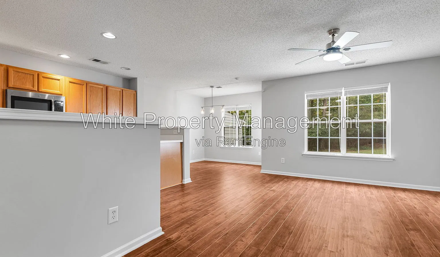 2 bed, 2.5 bath, 1427 sqft, $1,945 — Photo 4