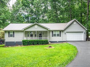 160 Robin Hood Dr, Crossville, TN 38555