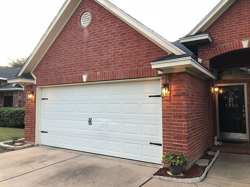 2nd image of 2300 Oriole Ave