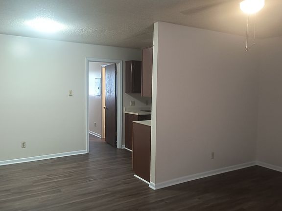 4th image of 3720 Miramar Dr #15