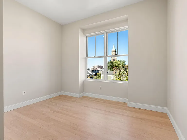 124 Warren St #401 — Photo 17