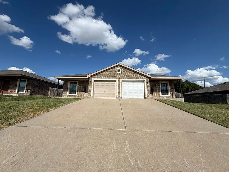 403 Olaf Dr #A — Photo 2