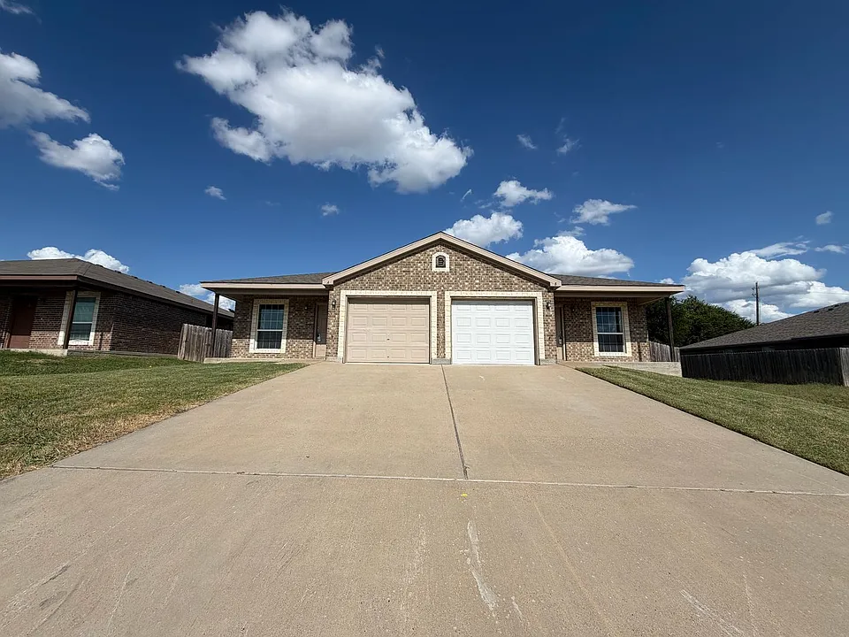 403 Olaf Dr #B