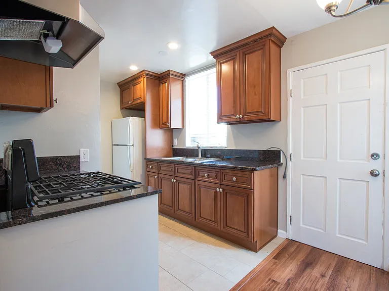 2512 Canada Blvd — Photo 4