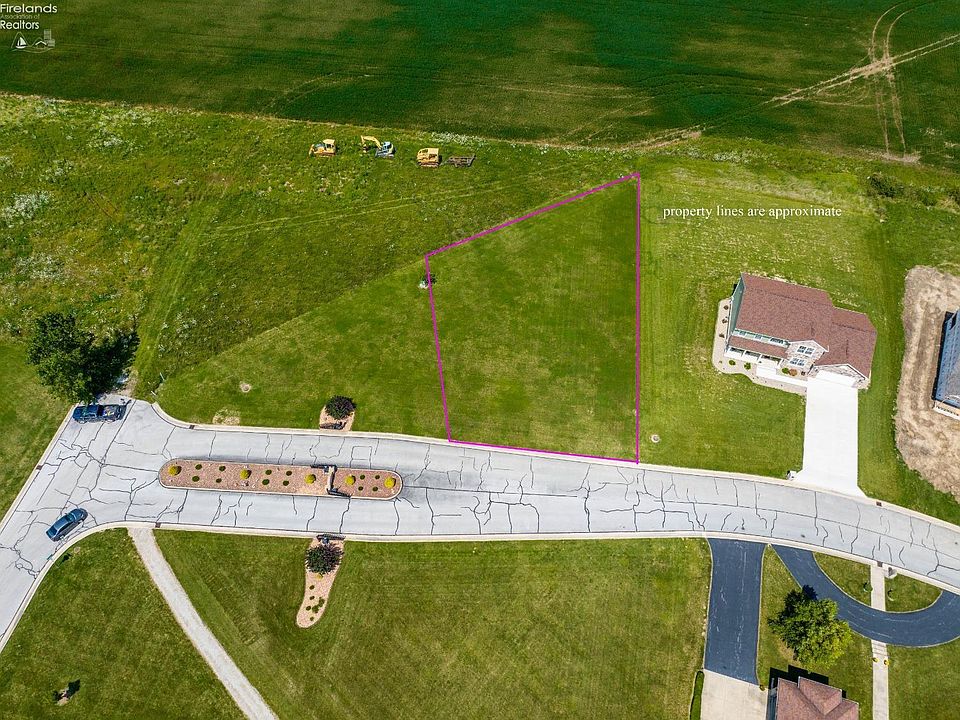 2nd image of 2104 Pinehurst Trl
