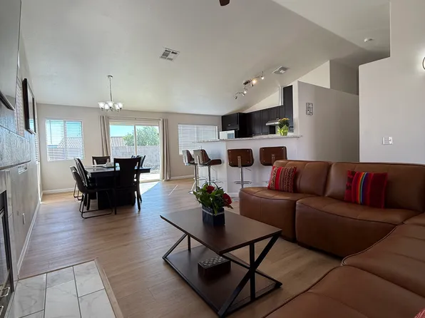693 W Pacific Ave, Henderson, NV 89002