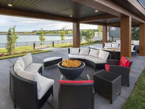 130 W Marina Cv SE #301, Calgary, AB T3M 3P4