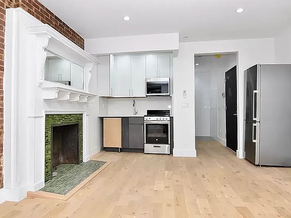 3rd image of 131 W 119th St #2