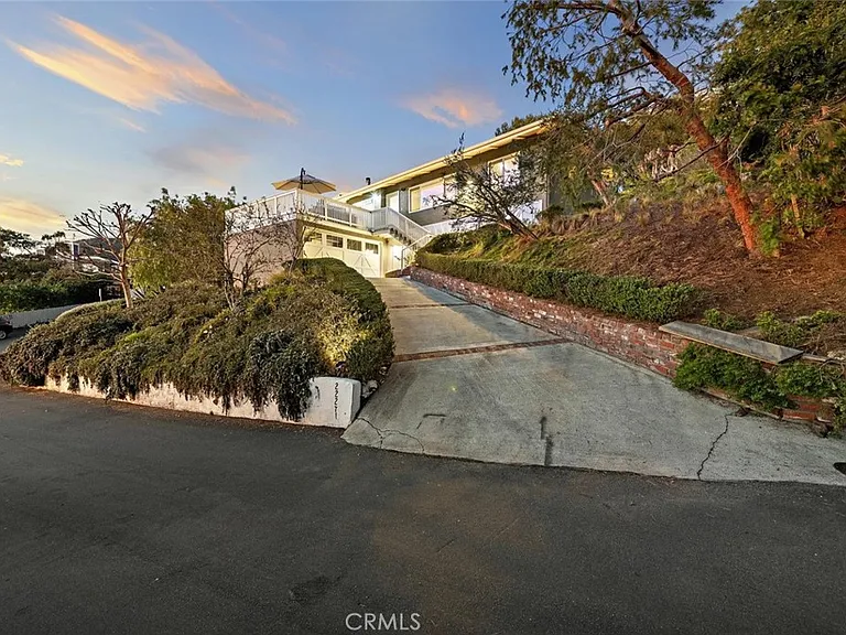 22271 3rd Ave — Photo 30