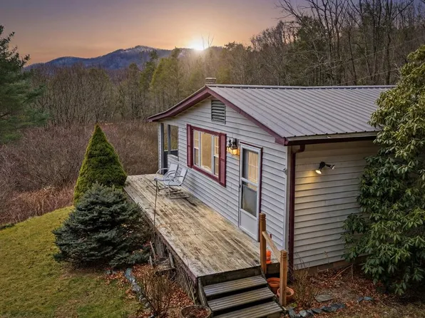 220 Gooseberry Ln, Franklin, NC 28734