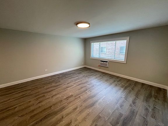 4th image of 515-519 S Milwaukee Ave #11248267