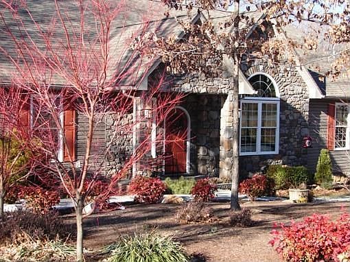 1st image of 321 Acorn Dr