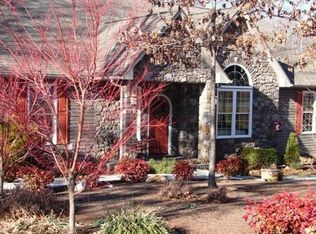 321 Acorn Dr, Appomattox, VA 24522