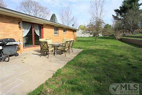 3rd image of 115 Wells Dr