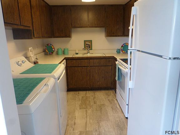 3rd image of 54 Club House Dr APT 205