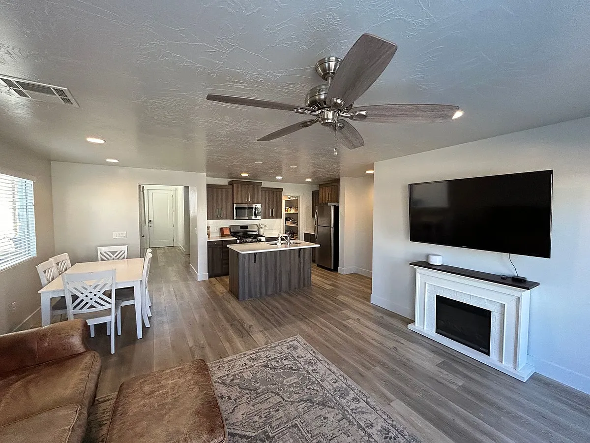 Building Photo - 3113 E Sky Rim Way