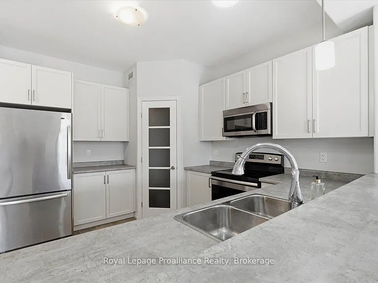 16 Ledgerock Ct — Photo 6