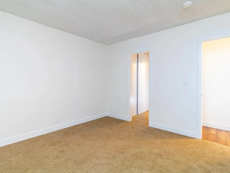 1254 E 1st St #12 — Photo 9