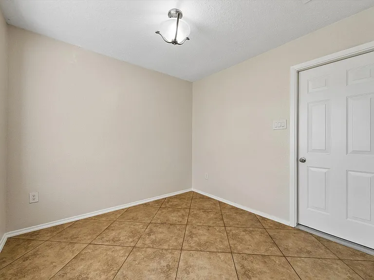 17134 Barcelona Dr — Photo 10