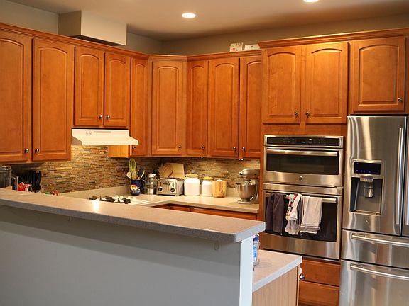 3rd image of 305 Hillwood Ave