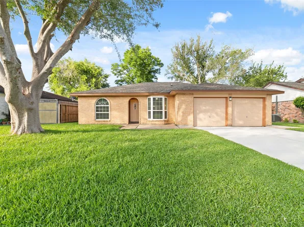 12207 Plumpoint Dr, Houston, TX 77099