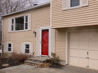 9 Flintlock Ridge Rd, Cohasset, MA 02025