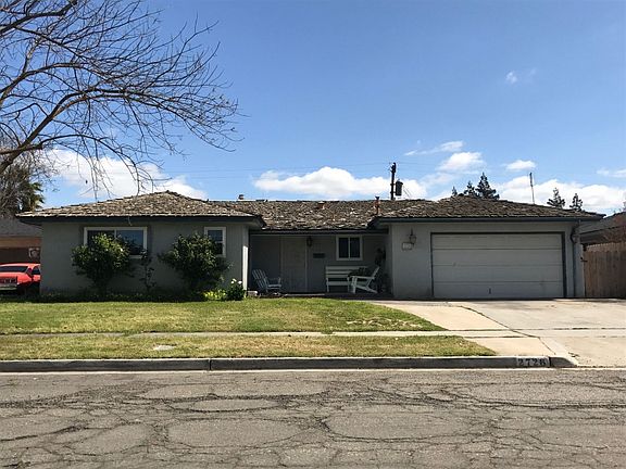 3rd image of 2726 N Hacienda Dr