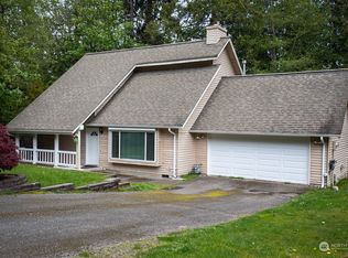 3697 NE Liverpool Dr, Bremerton, WA 98311
