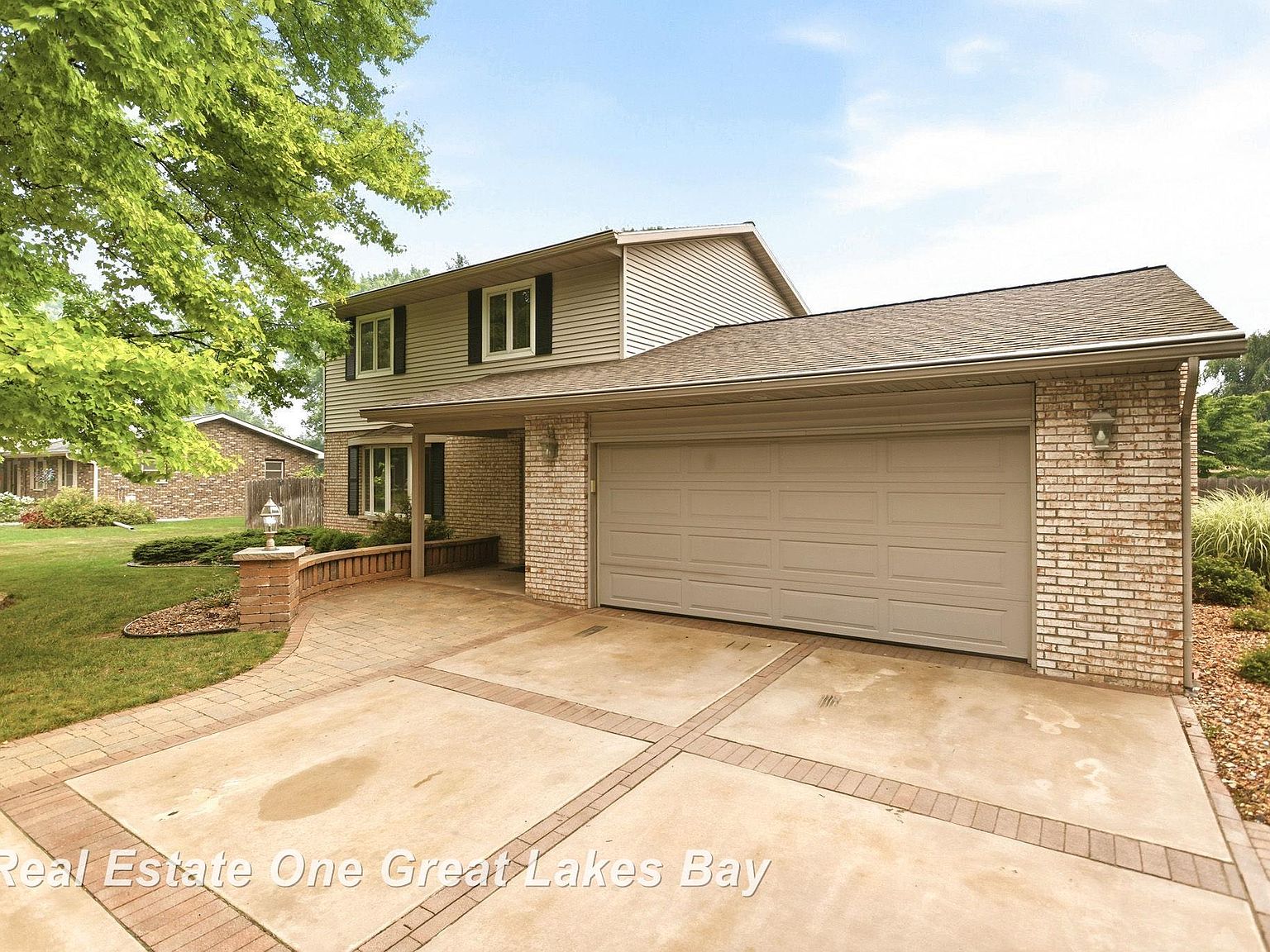 みりる 7560 Laurie Ln S, Saginaw, MI 48609 | MLS #50215361 | Zillow