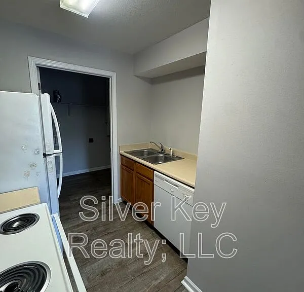 268 Willow Creek Dr #6 — Photo 6
