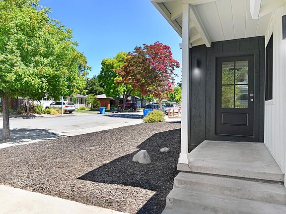 5th image of 2716 Valley Center Drive