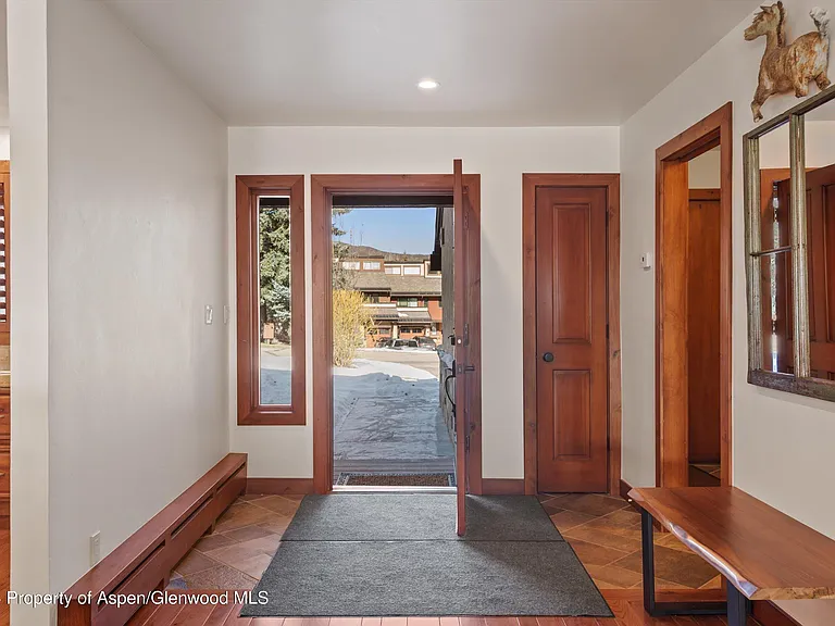 124 Harleston Grn #45 — Photo 2