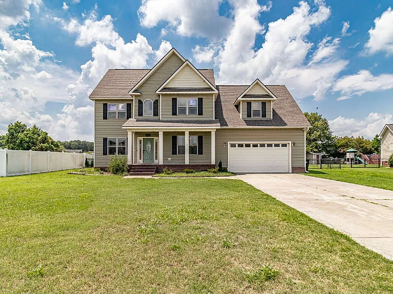 303 Glenn Laurel Dr — Photo 1