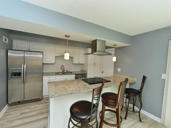 806 Jamestowne Dr, Virginia Beach, VA 23464