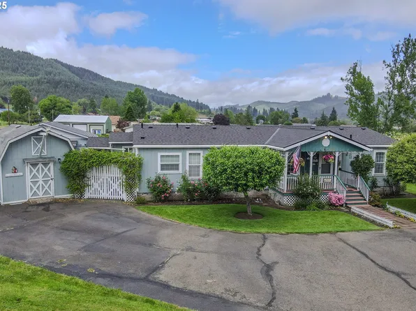 591 1st St, Yoncalla, OR 97499
