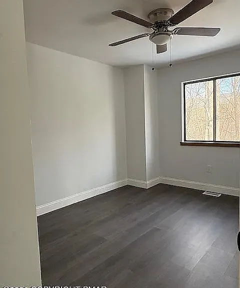 337 Crewe Ct #337 — Photo 8