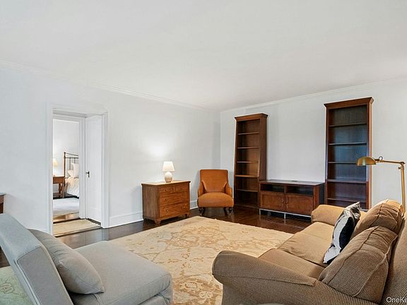 5th image of 1273 North Avenue Entry 8, Apt 2F