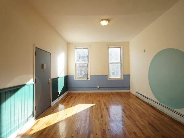 155 Pulaski Street image 1 of 13