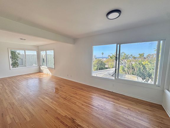 2nd image of 2521 Beverly Ave #4