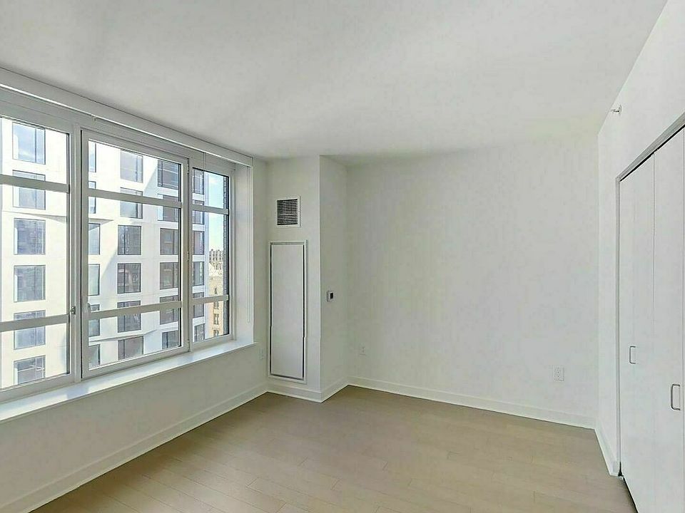 1st image of 45 Hoyt St APT 5T