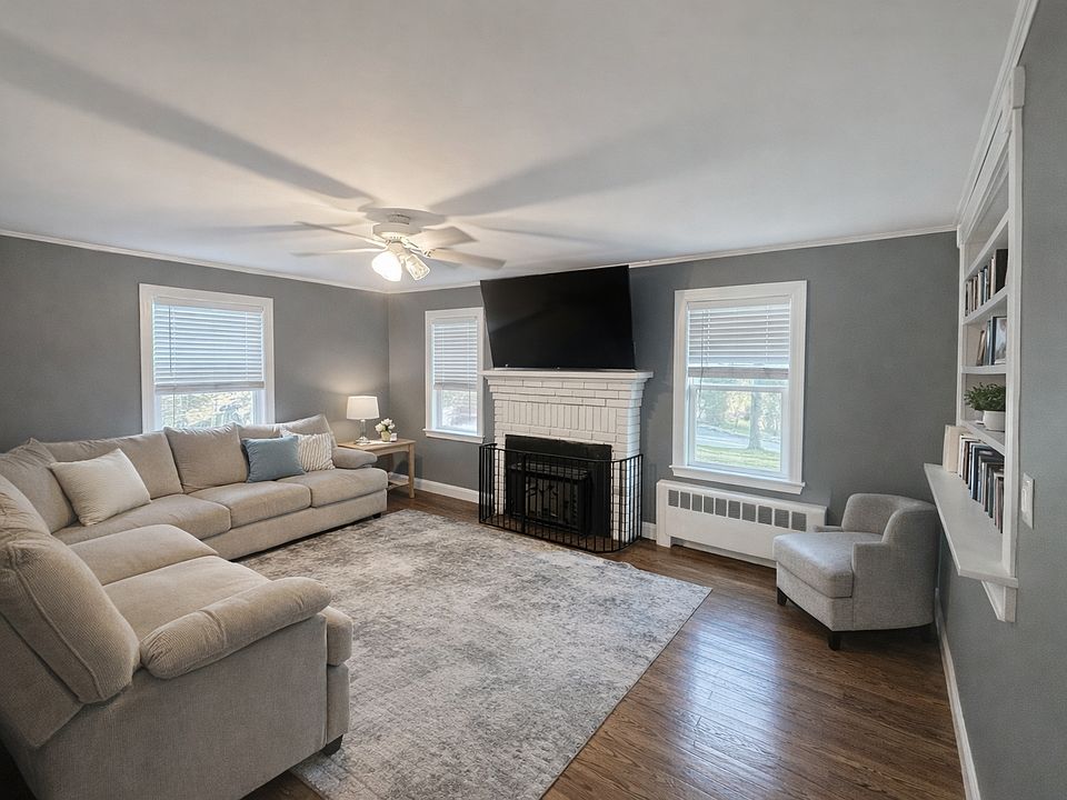 Working Fireplace, Real Hardwood Floors, Breakfast Window Open to Kitchen