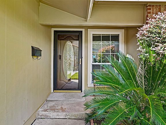 4th image of 3938 Rosebud Dr