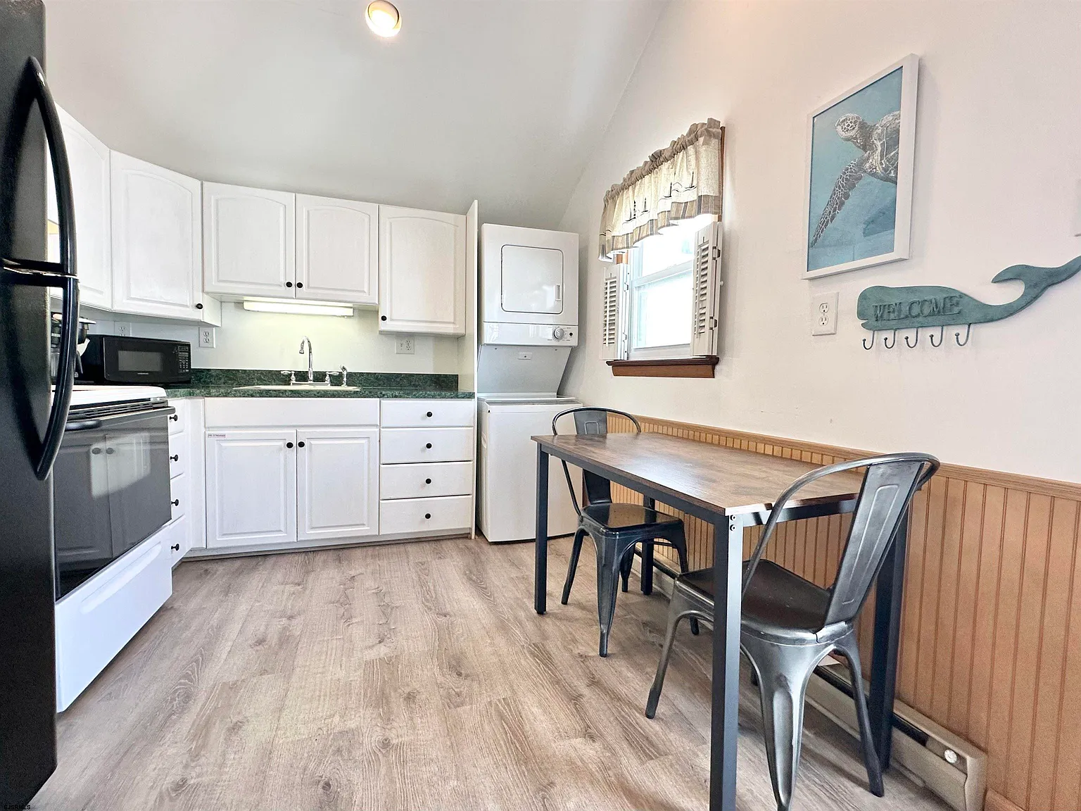 2 bed, $1,900 — Photo 2