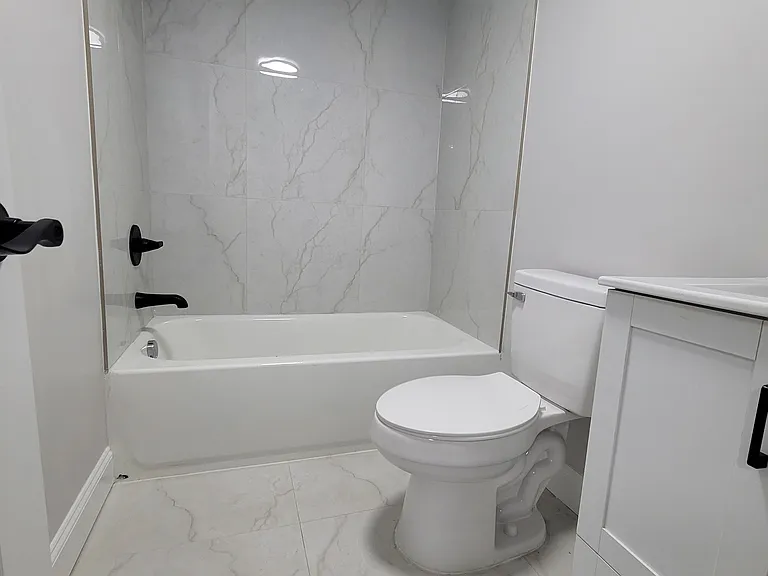 19-25 Vineyard Ave #301 — Photo 6