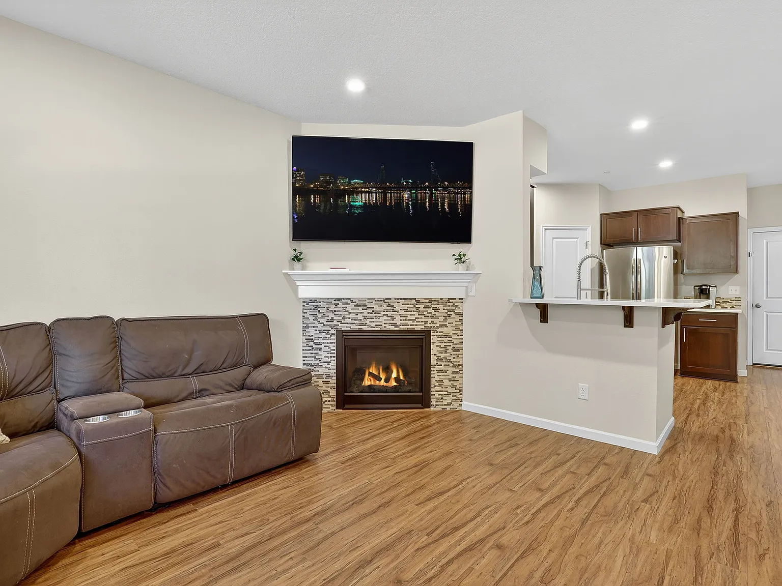 2 bed, 2.5 bath, 1473 sqft, $4,700 — Photo 1