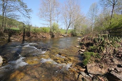 5th image of 3185 Troutdale Hwy
