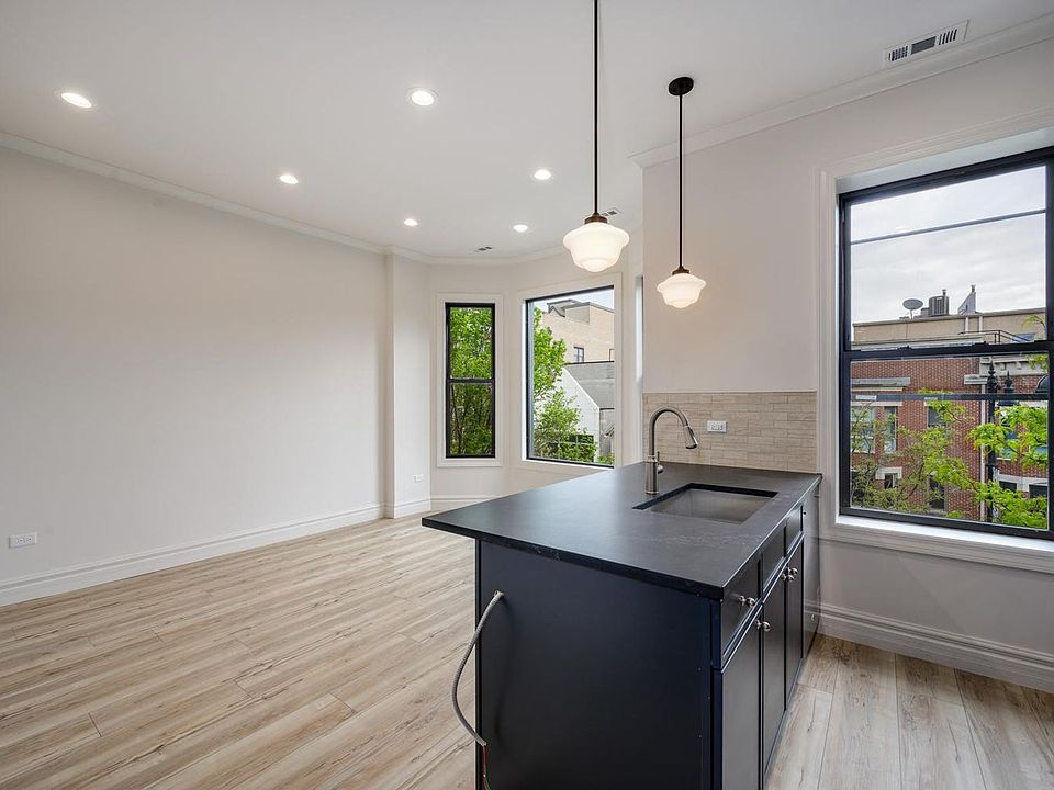 1st image of 1710 W Belmont Ave #301