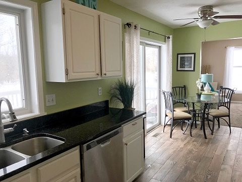 4th image of 5136 Laura Ln